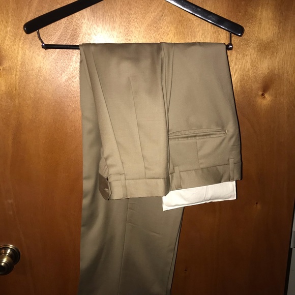 Tan suit Jos A bank (not slim fit) - Picture 5 of 5